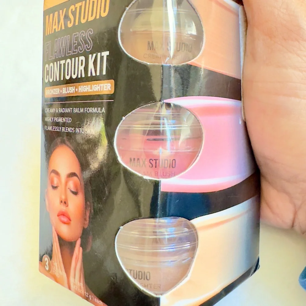 ✅NEW “Max Studio” Flawless Contour Kit - Bronzer, Blush, Highlighter